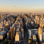 Investindo no Mercado Imobiliário Brasileiro: Regiões Chave e Oportunidades