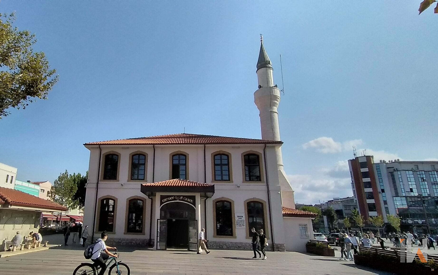 <h3>ORHAN GAZI MOSQUE </h3>Orhan Gazi Mosque, built in honor of Ottoman Sultan Orhan Bey during his reign, stands as a significant work of Ottoman architecture. The mosque was reconstructed as a larger structure between the years 1316-1318. However, over time, the Orhan Gazi Mosque suffered damages and underwent meticulous reconstruction from 1893 to 1894. This restoration process transformed the mosque into the magnificent and historical structure visible today. Orhan Gazi Mosque represents an important part of the rich cultural heritage of the Ottoman Empire.